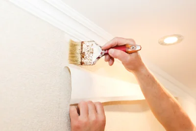 Pose de papier peint à Plouguiel — revêtements muraux et toiles de verre